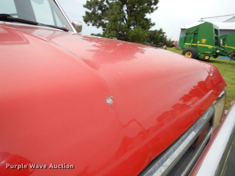 image for item DN1705 1990 Ford F350 XLT Lariat  tow truck