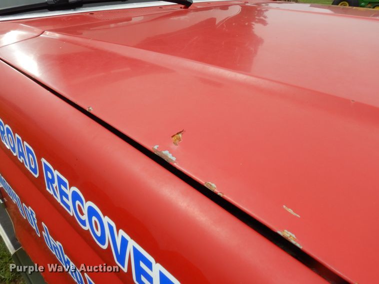 image for item DN1705 1990 Ford F350 XLT Lariat  tow truck