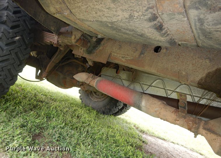 image for item DN1705 1990 Ford F350 XLT Lariat  tow truck