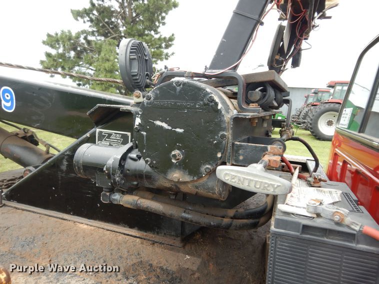 image for item DN1705 1990 Ford F350 XLT Lariat  tow truck