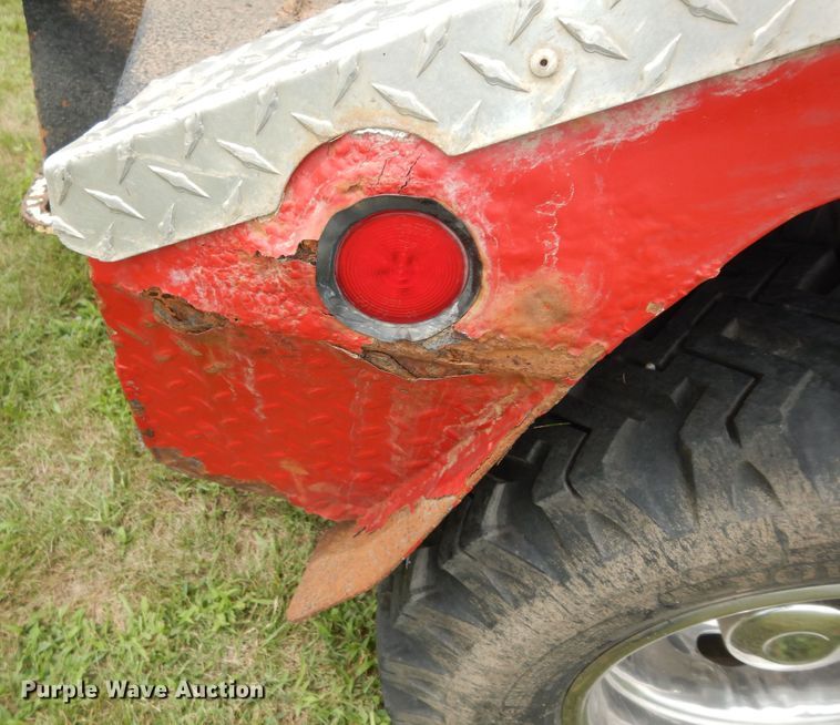 image for item DN1705 1990 Ford F350 XLT Lariat  tow truck