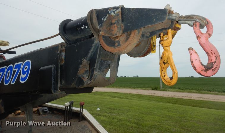 image for item DN1705 1990 Ford F350 XLT Lariat  tow truck