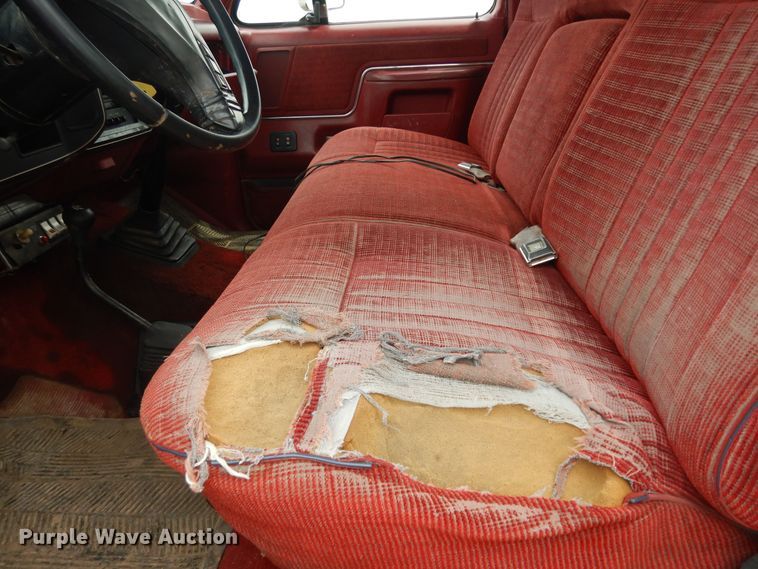 image for item DN1705 1990 Ford F350 XLT Lariat  tow truck