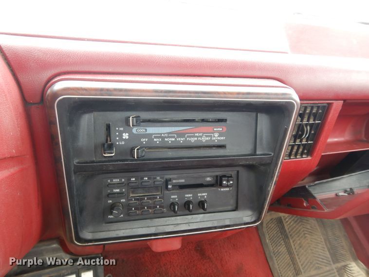 image for item DN1705 1990 Ford F350 XLT Lariat  tow truck