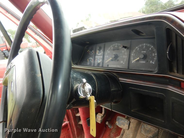 image for item DN1705 1990 Ford F350 XLT Lariat  tow truck