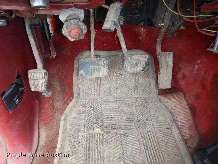 image for item DN1705 1990 Ford F350 XLT Lariat  tow truck