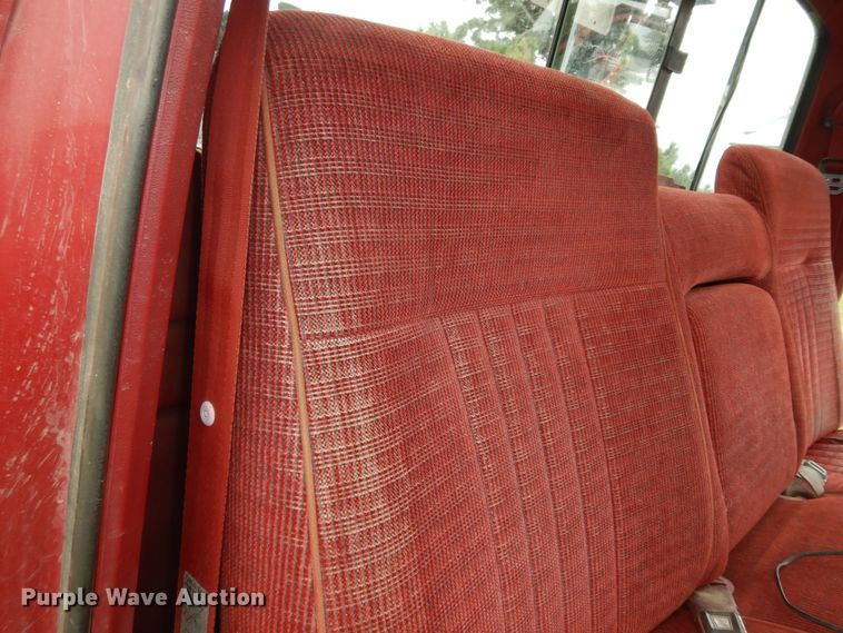 image for item DN1705 1990 Ford F350 XLT Lariat  tow truck