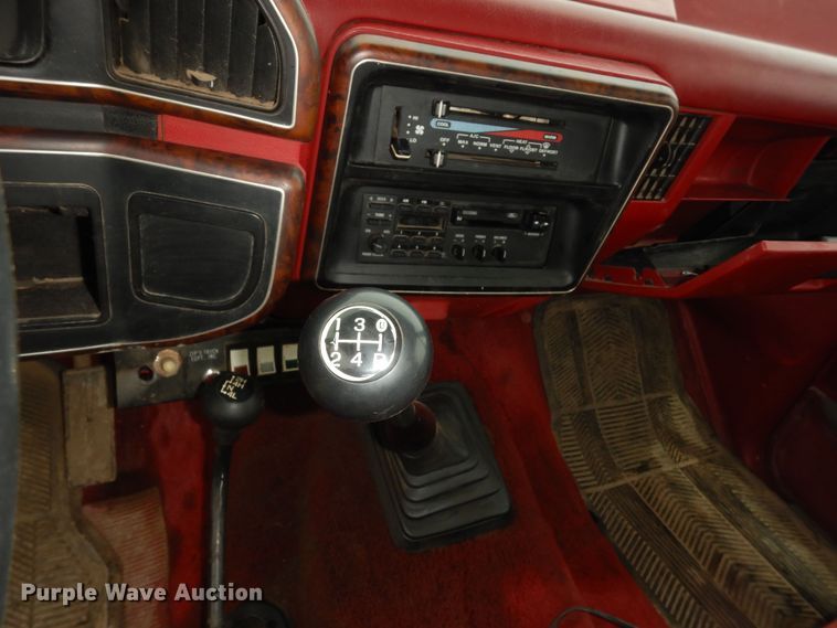 image for item DN1705 1990 Ford F350 XLT Lariat  tow truck