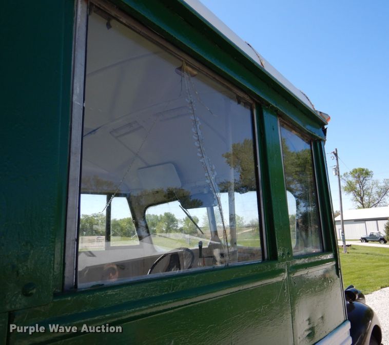 image for item DN7394 1946 Chevrolet  bus