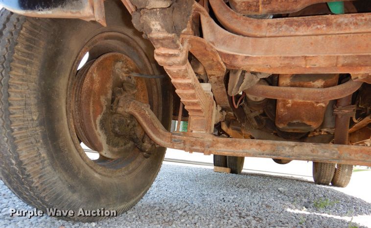 image for item DN7394 1946 Chevrolet  bus