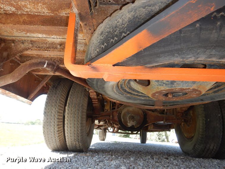 image for item DN7394 1946 Chevrolet  bus