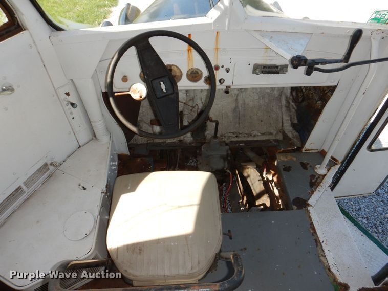 image for item DN7394 1946 Chevrolet  bus