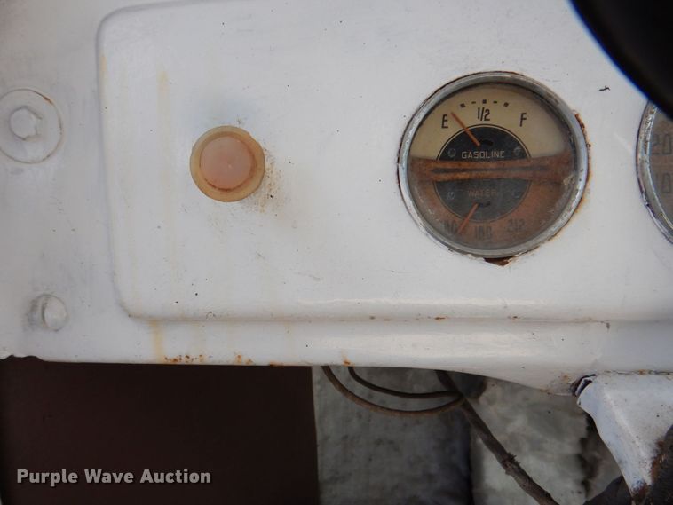 image for item DN7394 1946 Chevrolet  bus