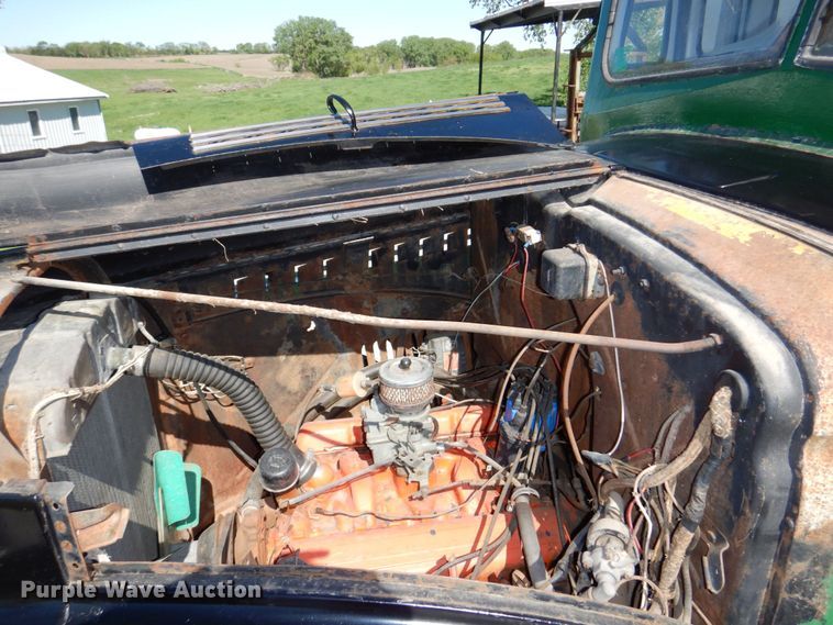 image for item DN7394 1946 Chevrolet  bus