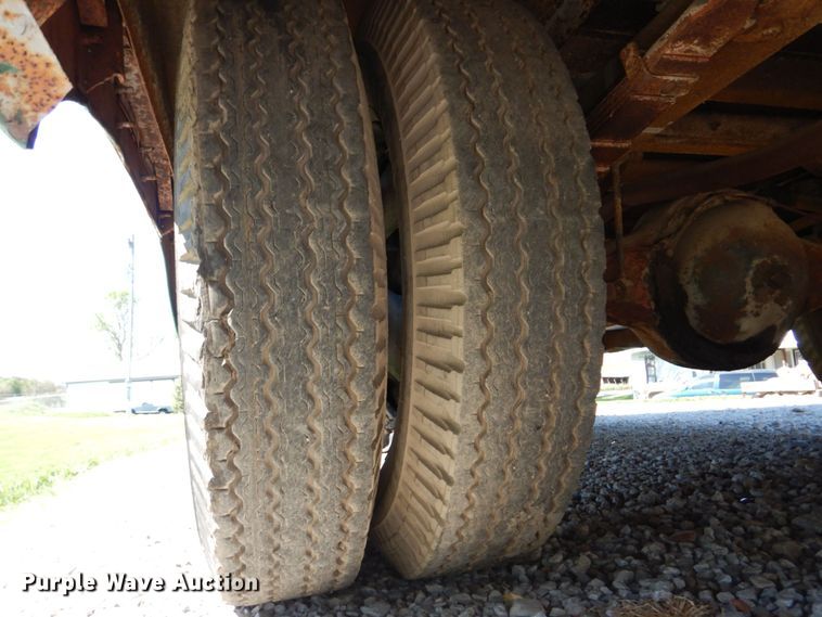 image for item DN7394 1946 Chevrolet  bus