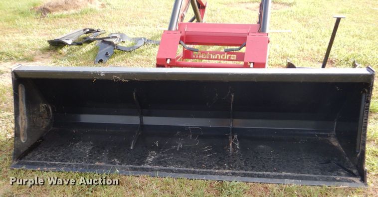 image for item DO1438 Mahindra 9125CL  loader