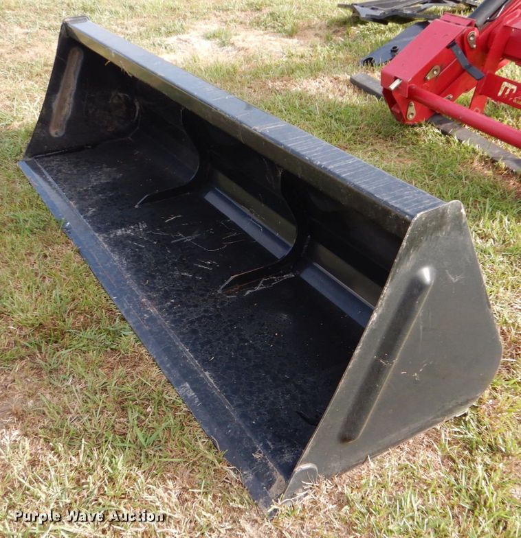 image for item DO1438 Mahindra 9125CL  loader