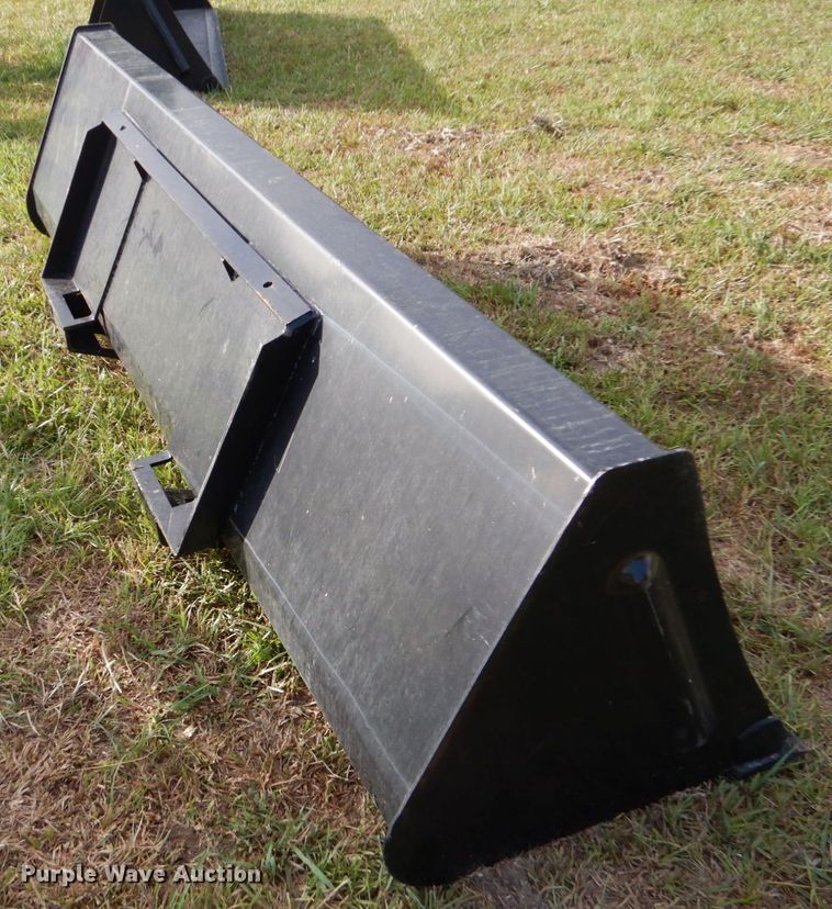 image for item DO1438 Mahindra 9125CL  loader