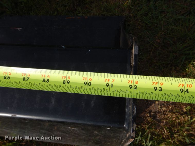 image for item DO1438 Mahindra 9125CL  loader