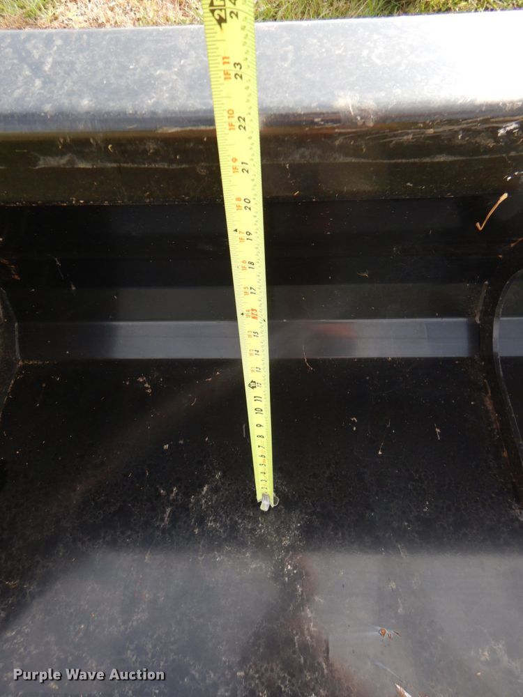 image for item DO1438 Mahindra 9125CL  loader