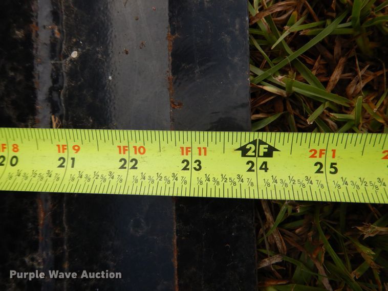 image for item DO1438 Mahindra 9125CL  loader