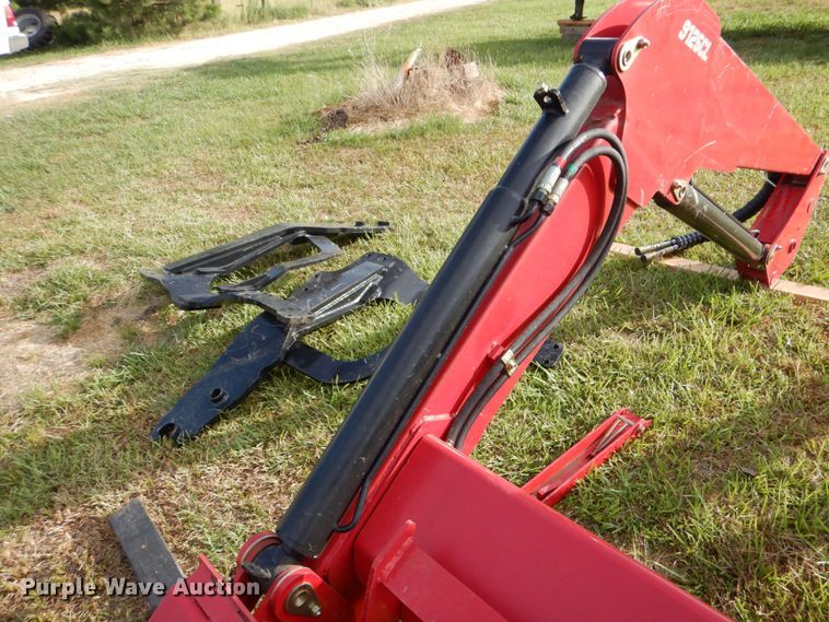 image for item DO1438 Mahindra 9125CL  loader