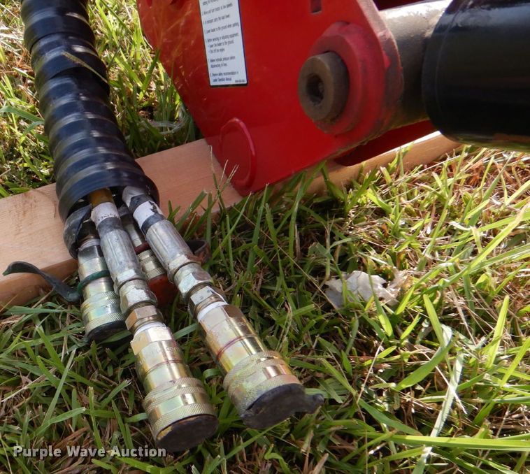 image for item DO1438 Mahindra 9125CL  loader