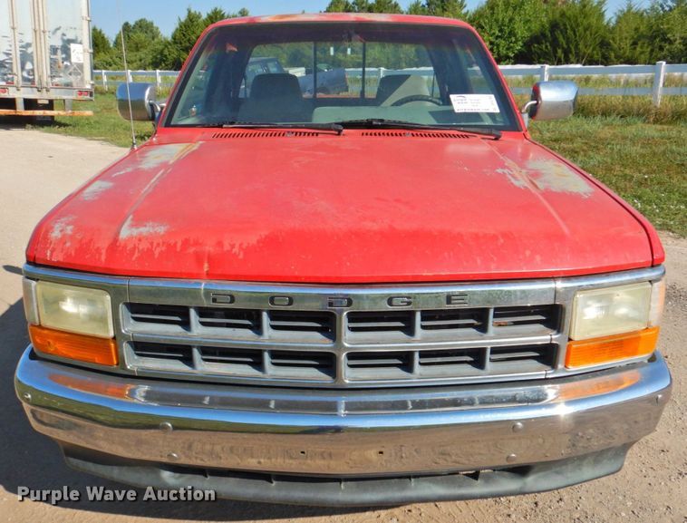 image for item DP4700 1994 Dodge Dakota  Club Cab pickup truck