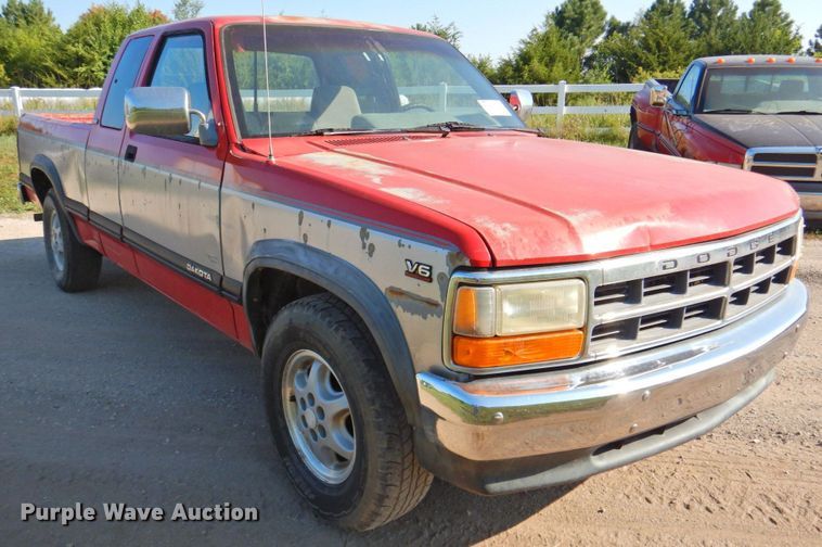 image for item DP4700 1994 Dodge Dakota  Club Cab pickup truck