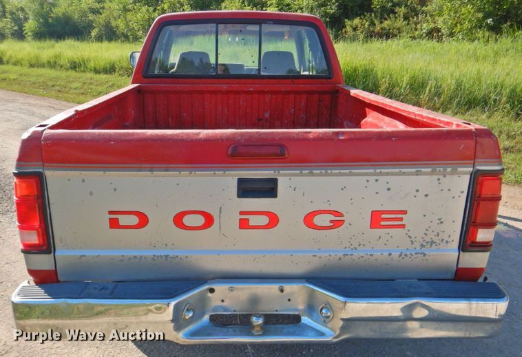 image for item DP4700 1994 Dodge Dakota  Club Cab pickup truck