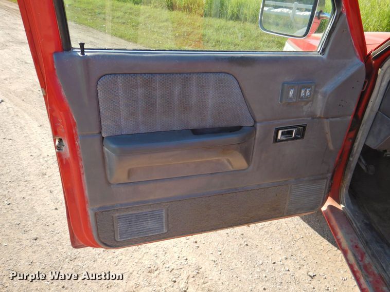 image for item DP4700 1994 Dodge Dakota  Club Cab pickup truck