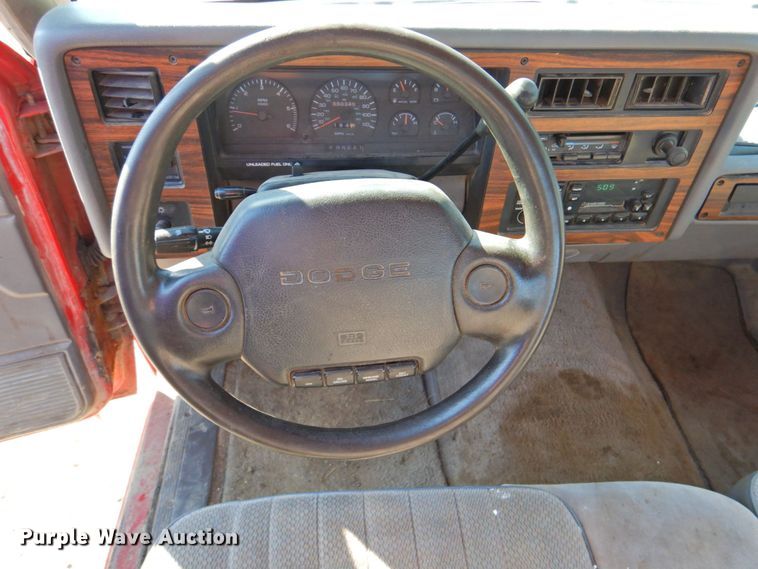 image for item DP4700 1994 Dodge Dakota  Club Cab pickup truck
