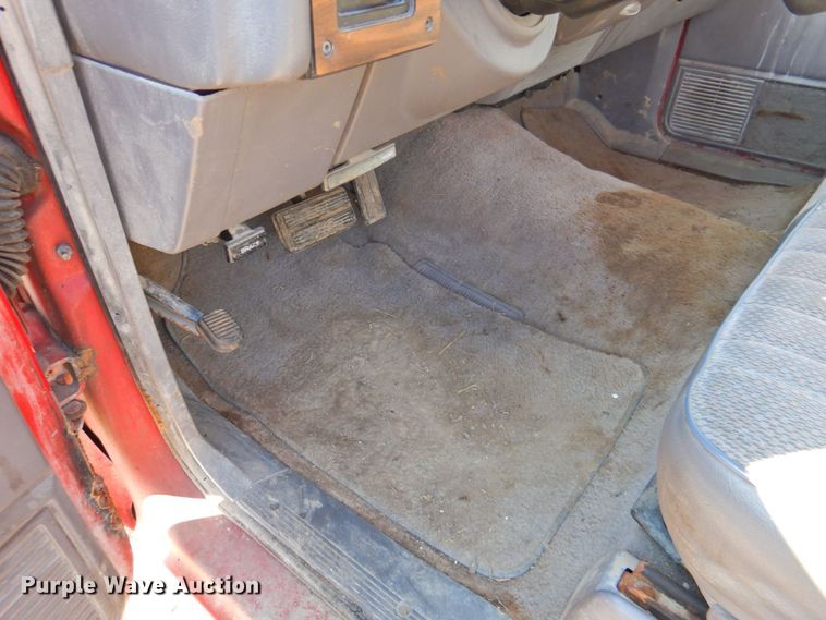 image for item DP4700 1994 Dodge Dakota  Club Cab pickup truck