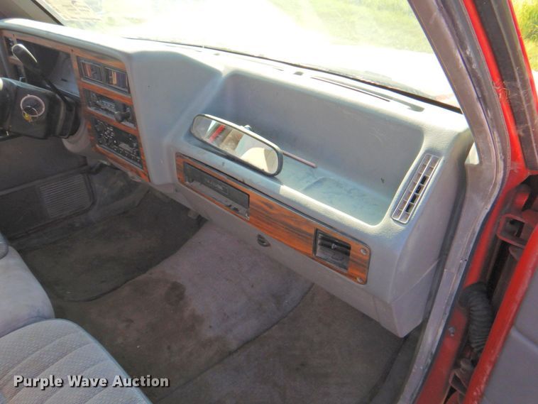 image for item DP4700 1994 Dodge Dakota  Club Cab pickup truck