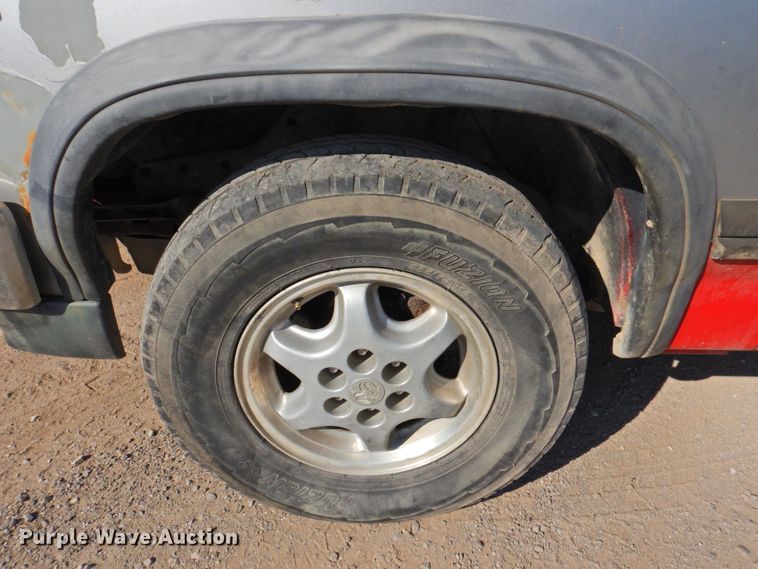 image for item DP4700 1994 Dodge Dakota  Club Cab pickup truck