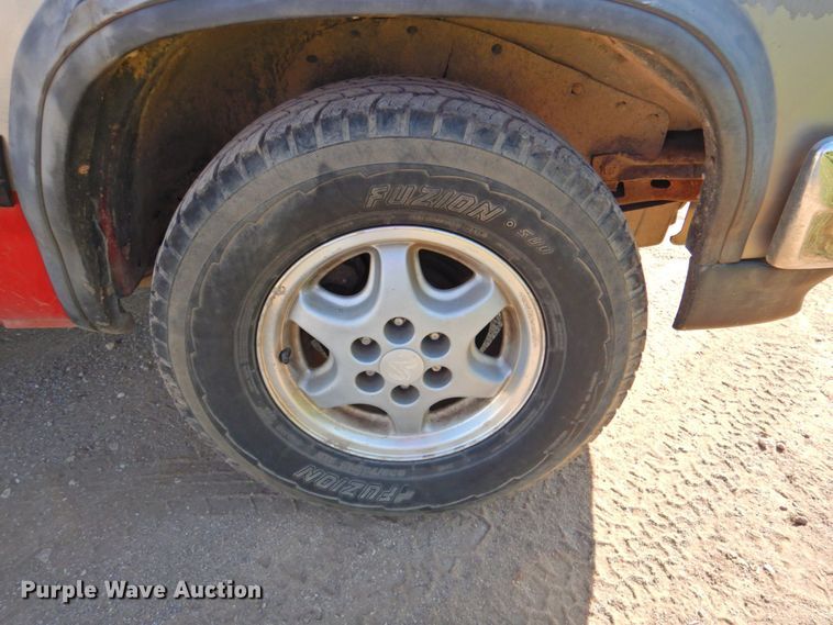 image for item DP4700 1994 Dodge Dakota  Club Cab pickup truck