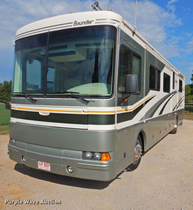 image for item DP4705 2005 Fleetwood Bounder  RV