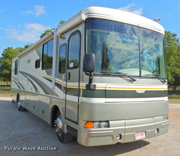 image for item DP4705 2005 Fleetwood Bounder  RV
