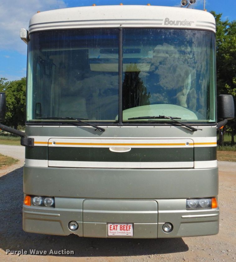 image for item DP4705 2005 Fleetwood Bounder  RV