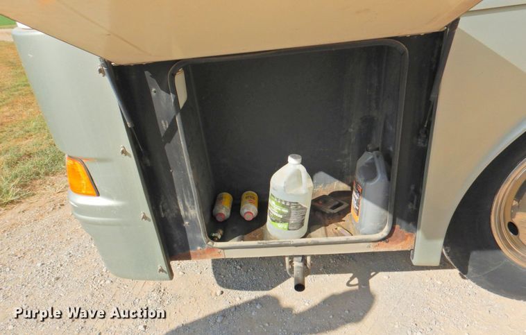 image for item DP4705 2005 Fleetwood Bounder  RV