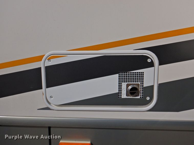 image for item DP4705 2005 Fleetwood Bounder  RV