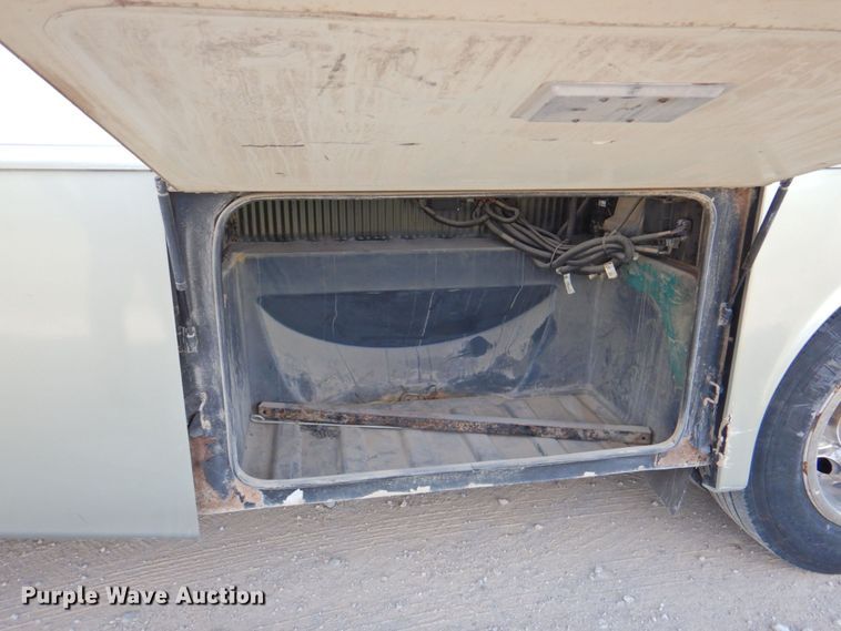 image for item DP4705 2005 Fleetwood Bounder  RV