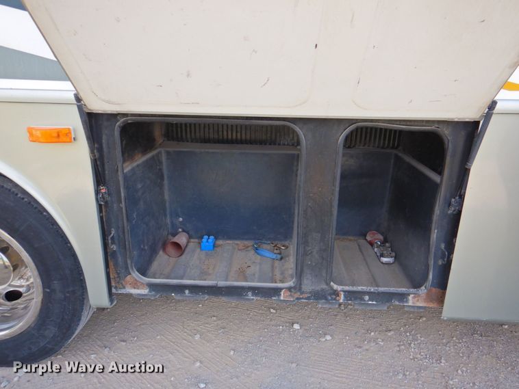 image for item DP4705 2005 Fleetwood Bounder  RV