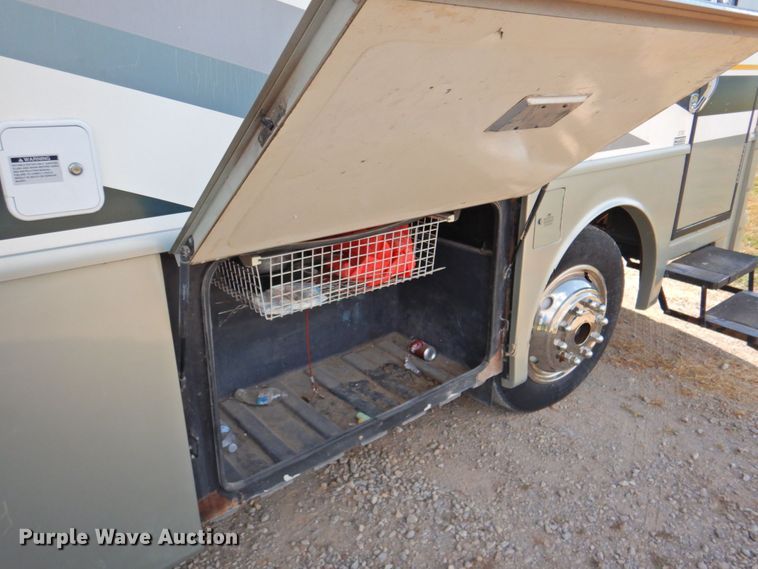 image for item DP4705 2005 Fleetwood Bounder  RV