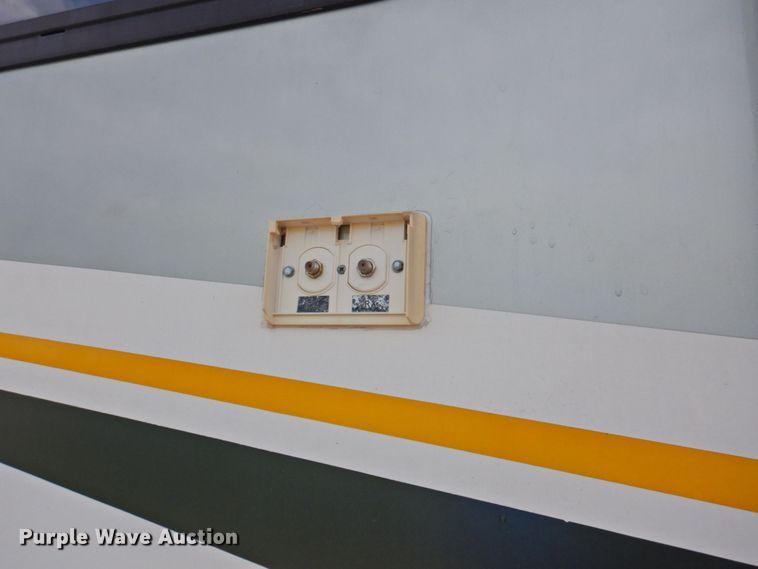 image for item DP4705 2005 Fleetwood Bounder  RV