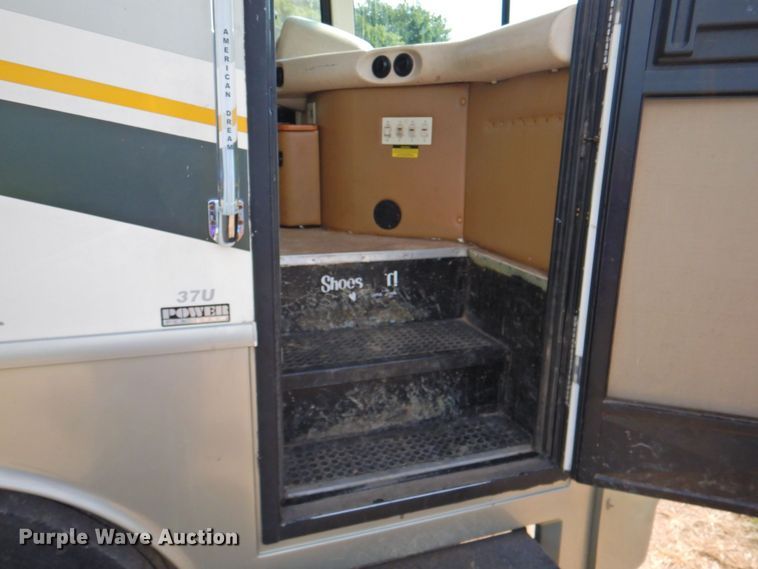 image for item DP4705 2005 Fleetwood Bounder  RV