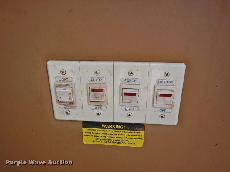 image for item DP4705 2005 Fleetwood Bounder  RV