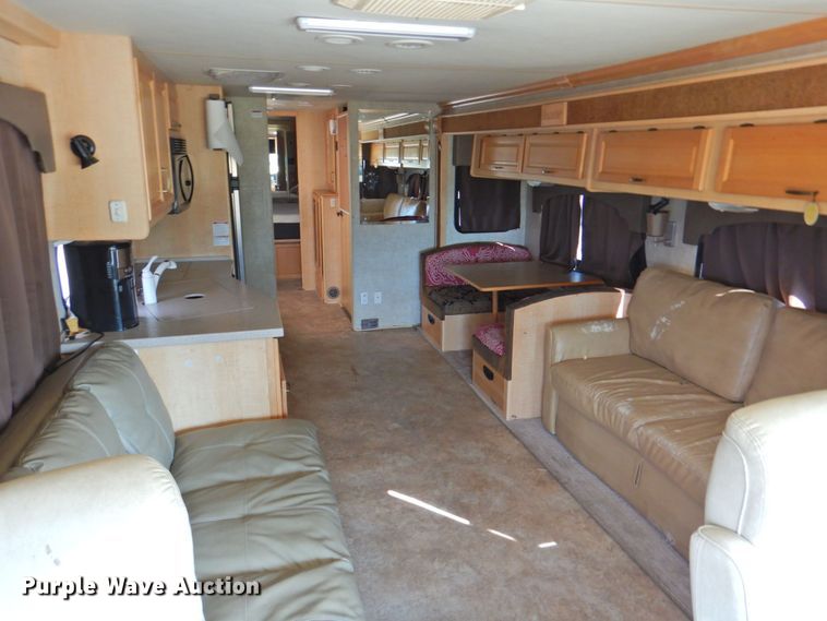 image for item DP4705 2005 Fleetwood Bounder  RV