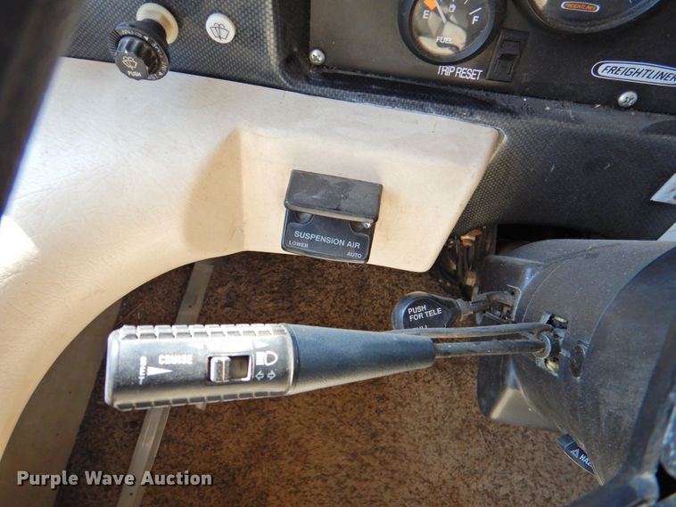 image for item DP4705 2005 Fleetwood Bounder  RV