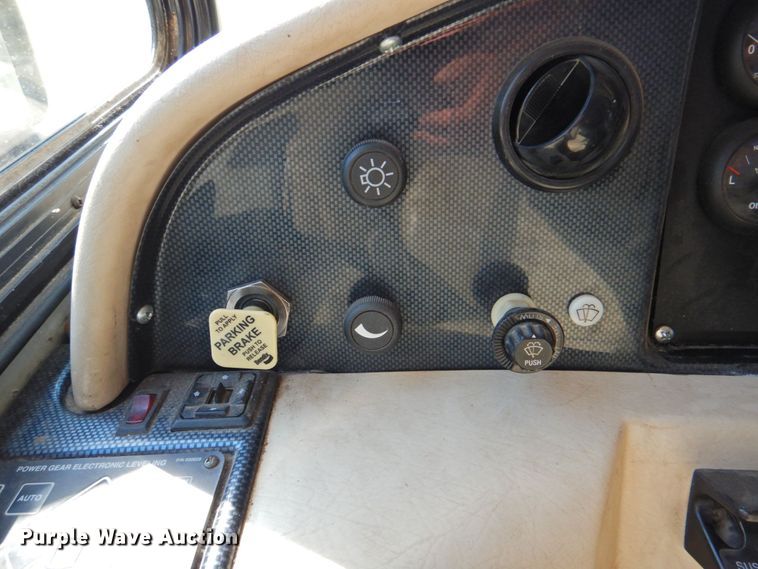 image for item DP4705 2005 Fleetwood Bounder  RV